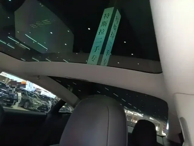 Tesla Model 3 — Фото автомобиля 17