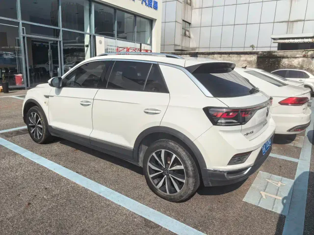 Volkswagen T-Roc — Фото автомобиля 8