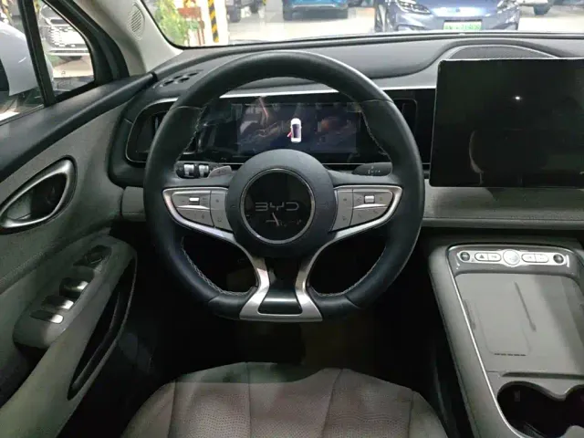 BYD Sealion 05 EV — Фото автомобиля 10