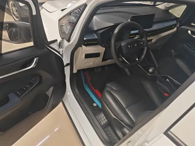 Geely Geometry EX3 Kung Fu Bull — Фото автомобиля 15