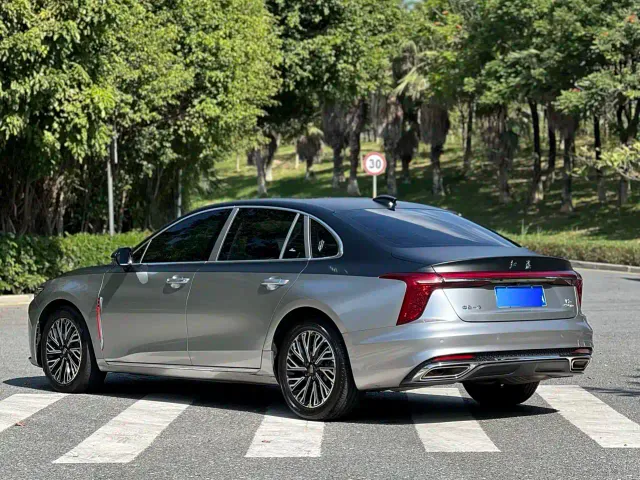 Hongqi H5 — Фото автомобиля 11