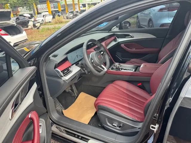 Hongqi Hongqi H5 2025 2.0T Automatic Mystic Shadow — Фото автомобиля 5