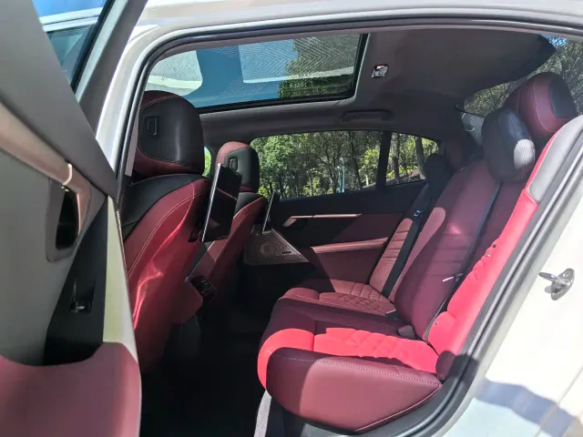 BMW 5 Series — Фото автомобиля 7
