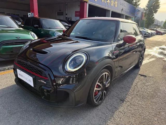 Фотография автомобиля — MINI John Cooper Works