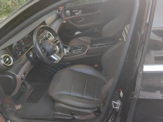 Mercedes-Benz E-Class — Фото автомобиля 9