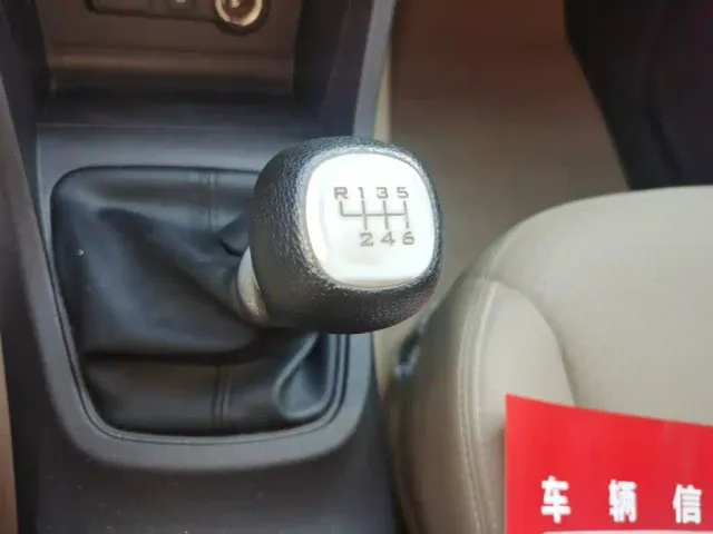 Wuling Hongguang — Фото автомобиля 13