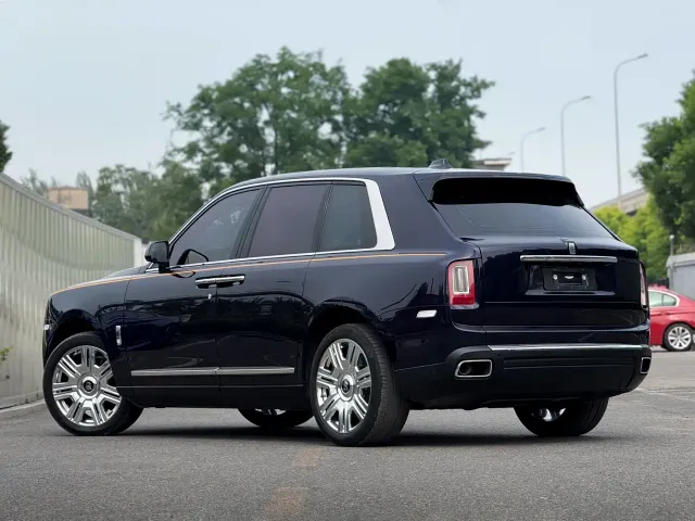 Rolls-Royce Cullinan — Фото автомобиля 21