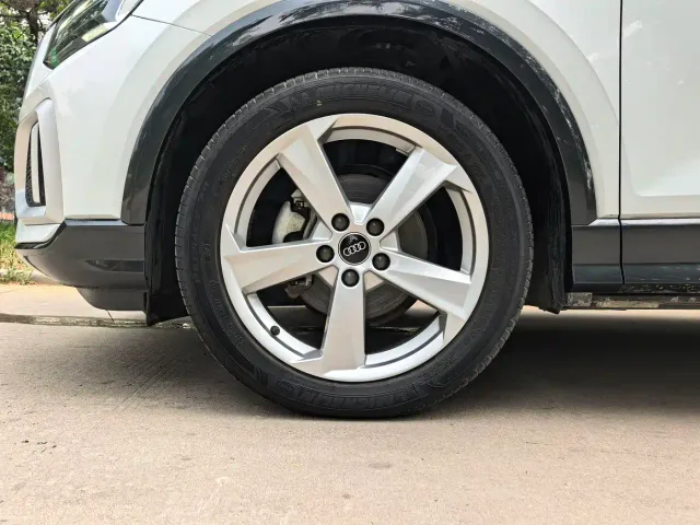 Audi Q2L — Фото автомобиля 18