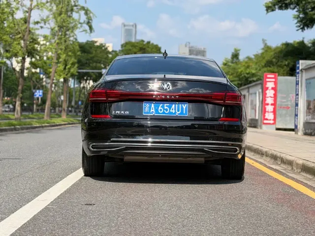 Volkswagen Passat — Фото автомобиля 5