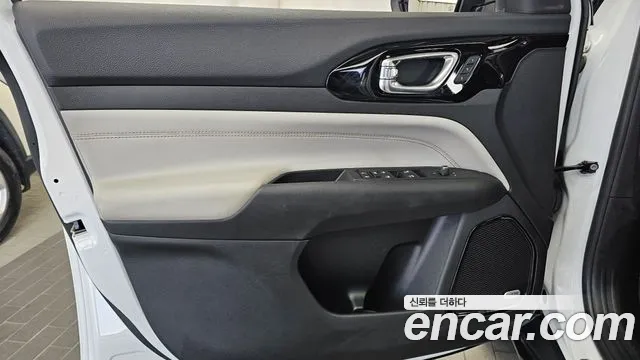 Jeep Compass — Фото автомобиля 24