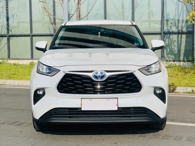 Toyota Highlander — Фото автомобиля 2