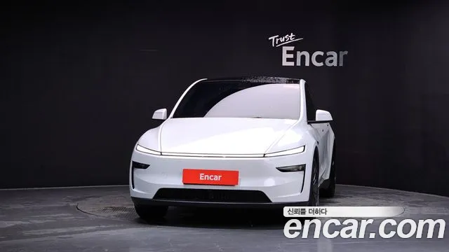 Tesla Model Y — Фото автомобиля 2