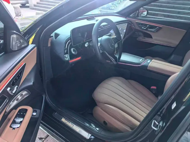 Mercedes-Benz E-Class — Фото автомобиля 6