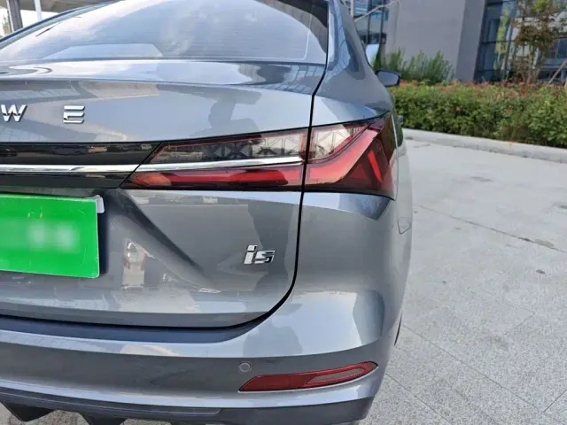 Roewe i5 — Фото автомобиля 7
