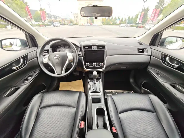 Nissan Tiida — Фото автомобиля 6