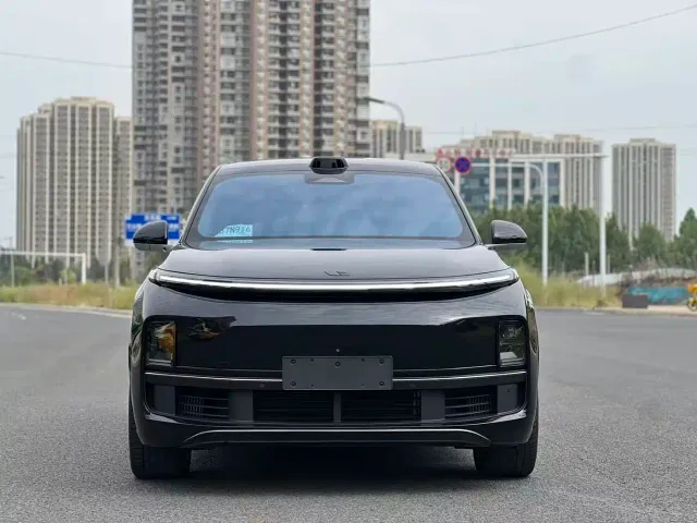Li Auto L9 — Фото автомобиля 2