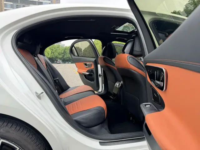 Mercedes-Benz C-Class — Фото автомобиля 17