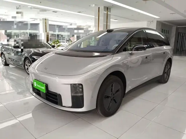 Фотография автомобиля — Li Auto i8