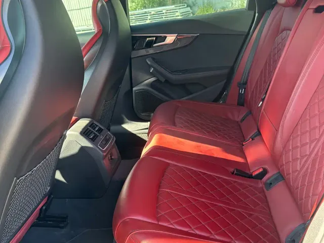 Audi S4 — Фото автомобиля 5