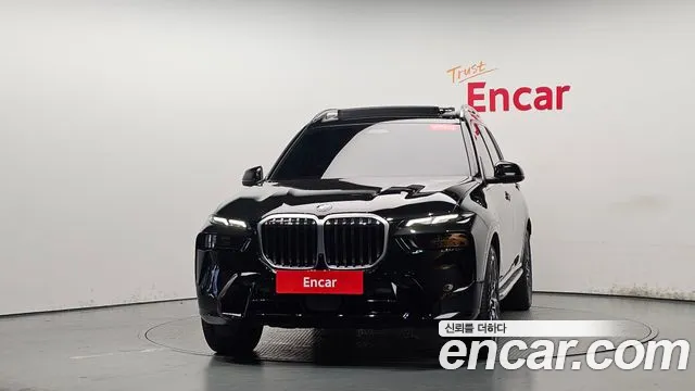 BMW X7 — Фото автомобиля 3