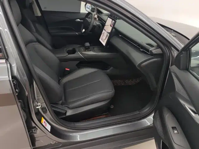 Changan Eado — Фото автомобиля 8