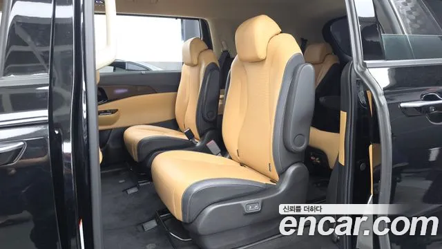 Kia Carnival Generation 4 — Фото автомобиля 16