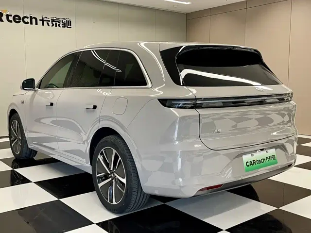 Li Auto L6 — Фото автомобиля 6