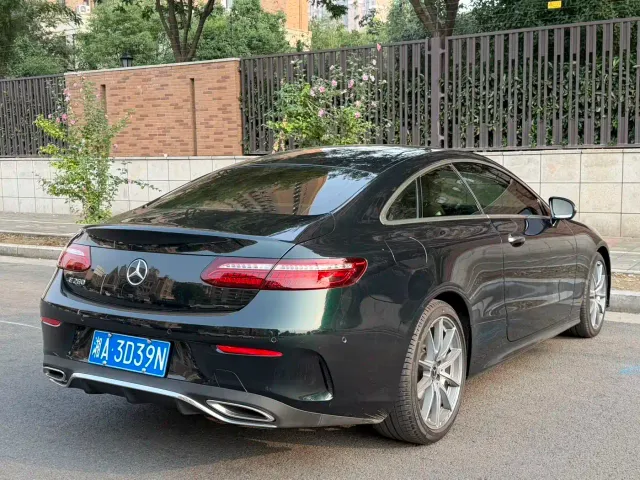 Mercedes-Benz E-Class — Фото автомобиля 6