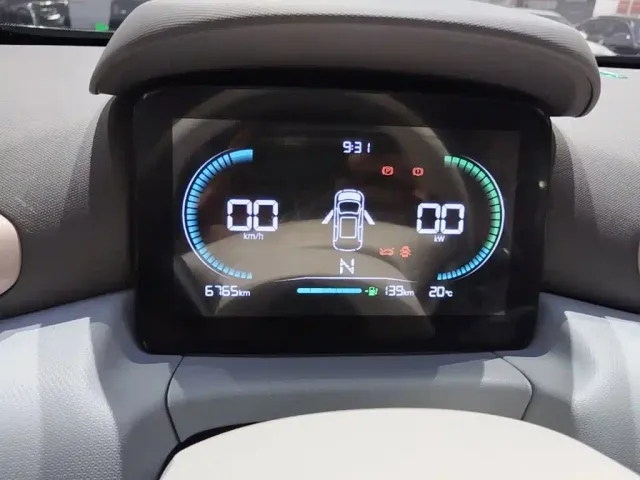Leapmotor T03 — Фото автомобиля 11