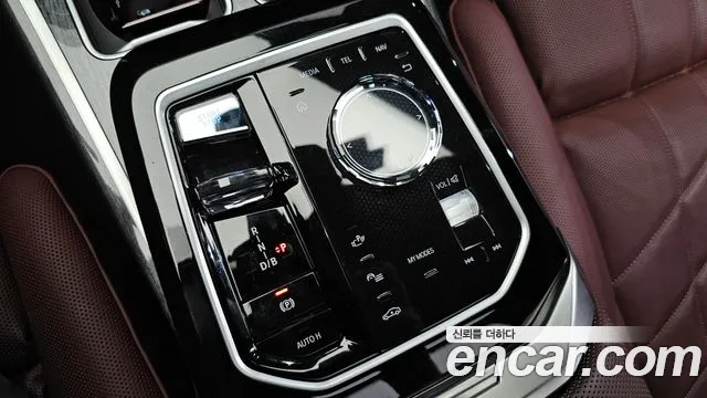 BMW i7 xDrive 60 M Sport — Фото автомобиля 8
