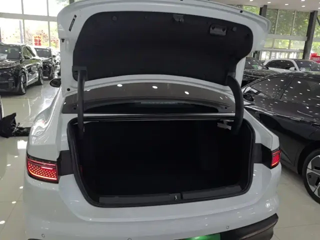BYD Seal 05 DM-i — Фото автомобиля 18
