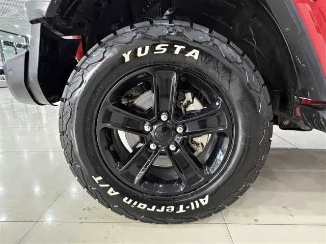 Jeep Wrangler — Фото автомобиля 13