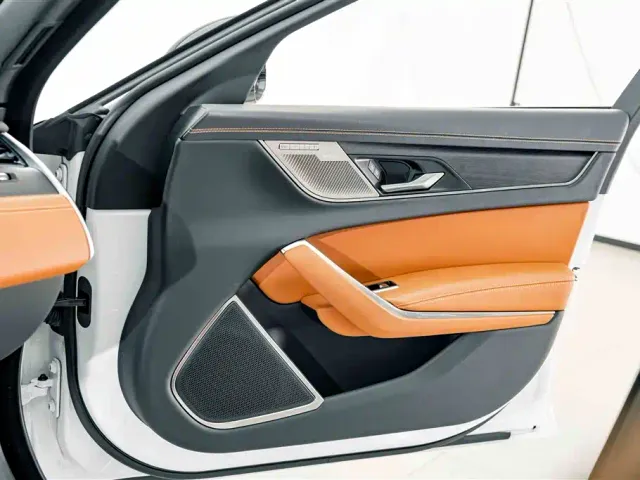 Jaguar XFL — Фото автомобиля 16