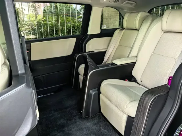 Honda Odyssey 2022 2.0L e:HEV Sharp·Luxury 4-Seater Edition — Фото автомобиля 14