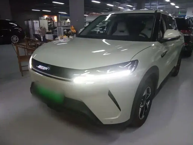 Фотография автомобиля — BYD Yuan UP
