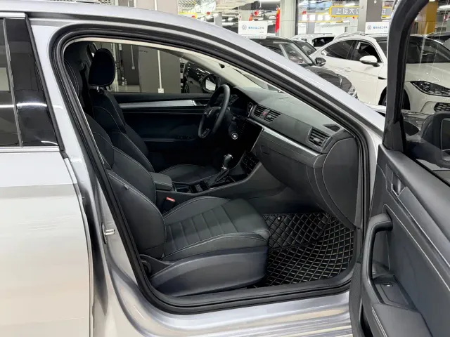 Skoda Superb — Фото автомобиля 13