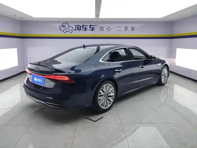 Audi A7L — Фото автомобиля 3