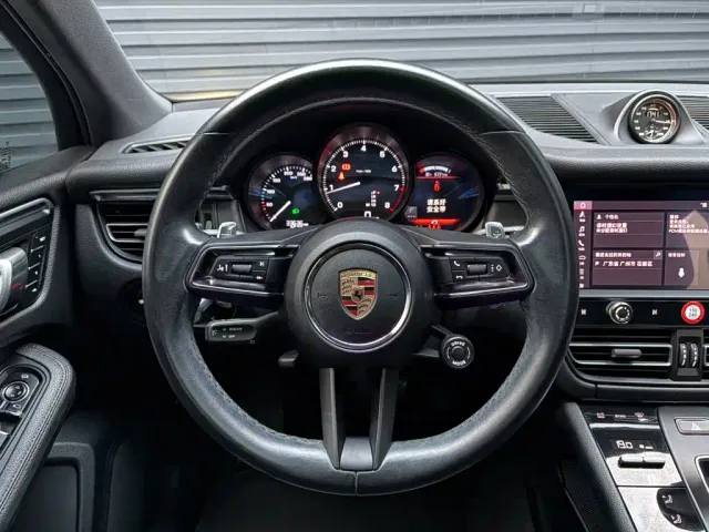 Porsche Macan — Фото автомобиля 27