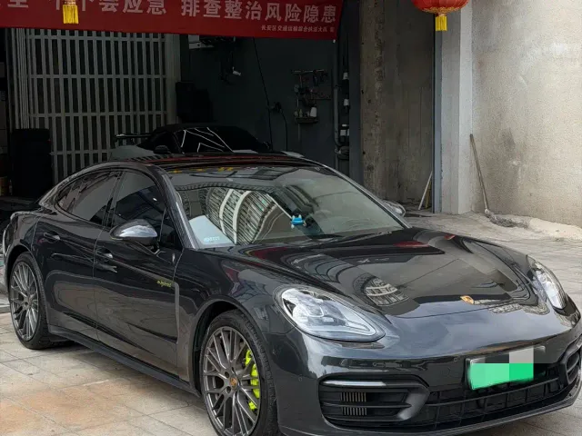 Porsche Panamera — Фото автомобиля 3