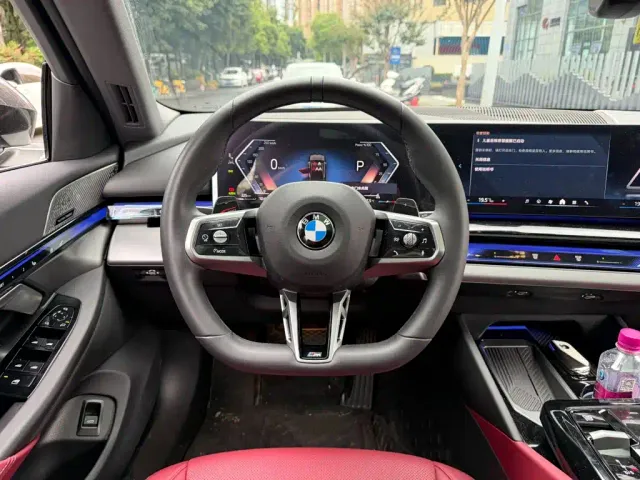 BMW 5 Series — Фото автомобиля 14