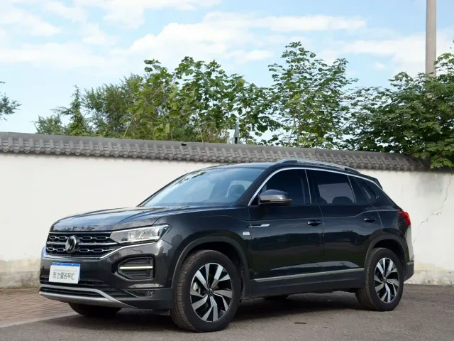 Фотография автомобиля — Volkswagen Tayron
