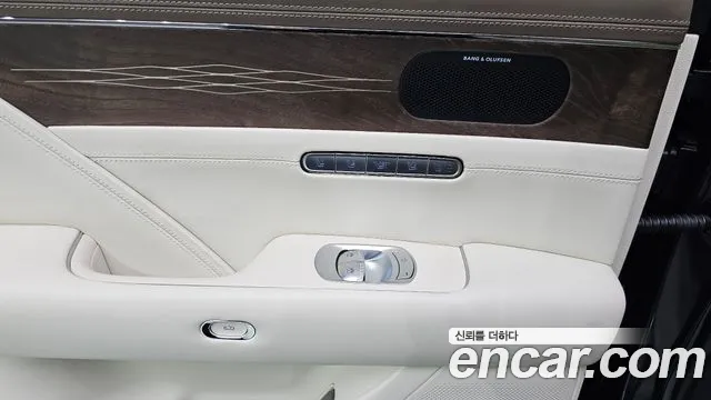 Genesis G90 Бензин 3.5 турбо AWD — Фото автомобиля 27