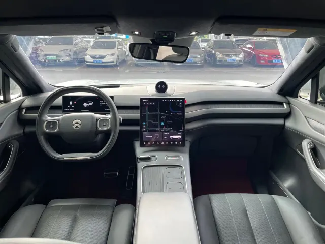 Nio ES8 — Фото автомобиля 23