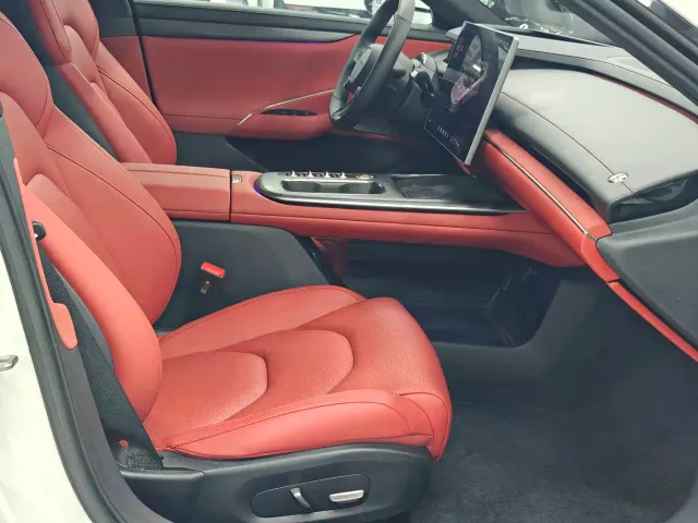 Xiaomi SU7 — Фото автомобиля 10