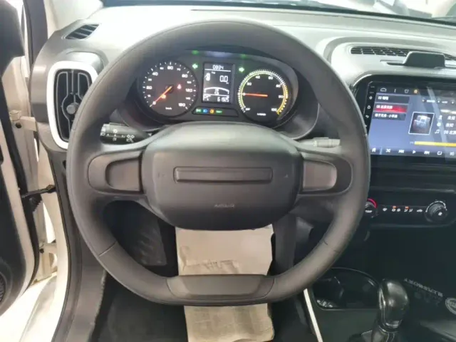 Roewe Clever — Фото автомобиля 10