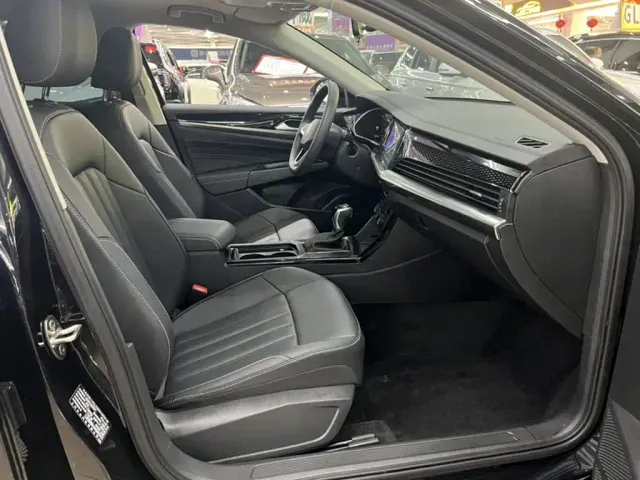 Volkswagen Passat — Фото автомобиля 9