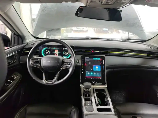 Roewe RX5 — Фото автомобиля 9