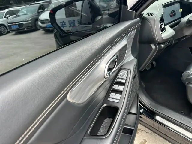 GAC Trumpchi GS8 — Фото автомобиля 19