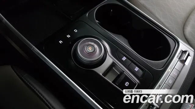 Kia Carnival Generation 4 — Фото автомобиля 9