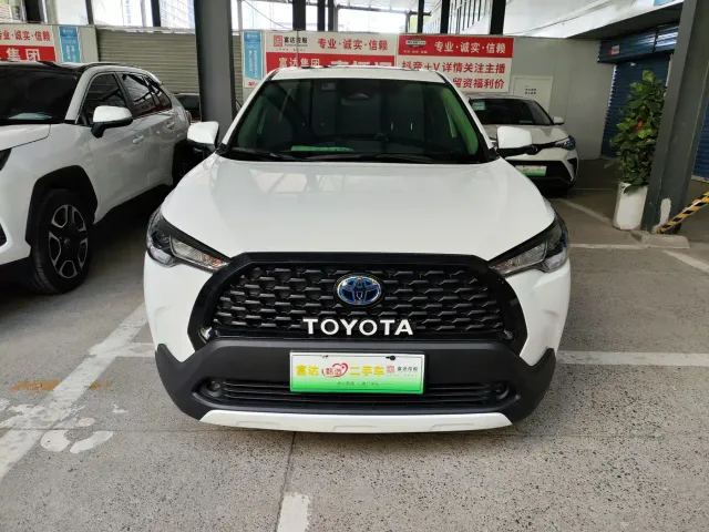 Toyota Corolla Cross — Фото автомобиля 2